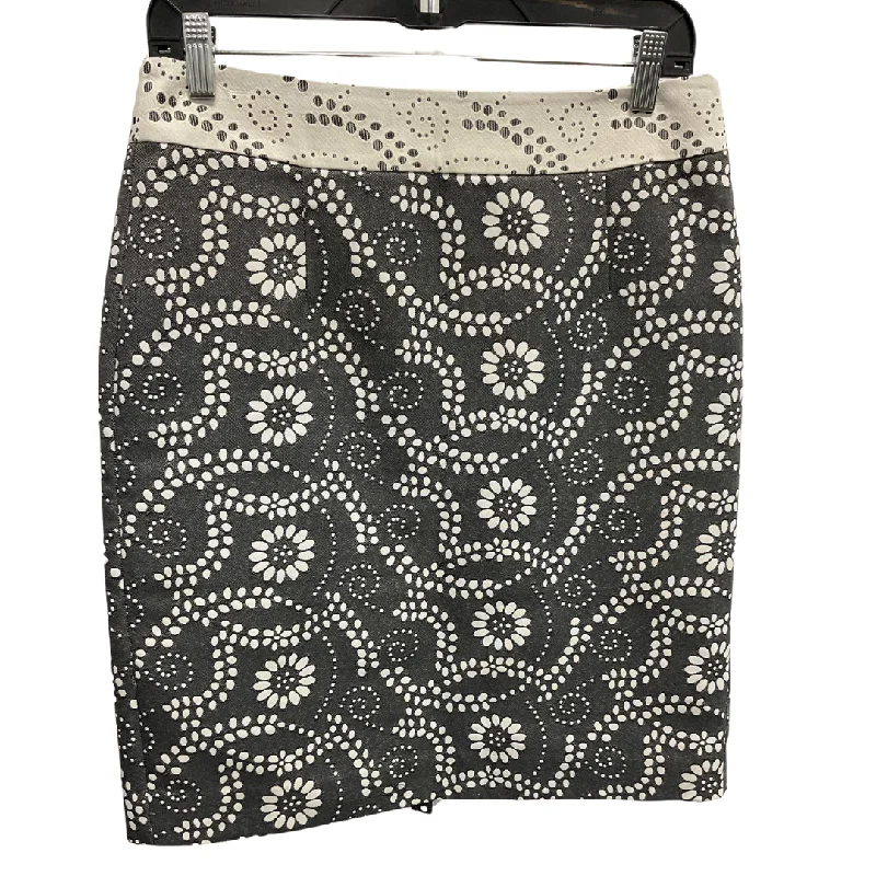 Unique Design Skirt Midi By Banana Republic In Grey & White, Size: 6