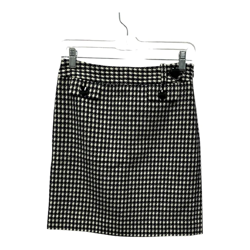 Versatile Items Skirt Mini & Short By Ann Taylor In Black, Size:0P