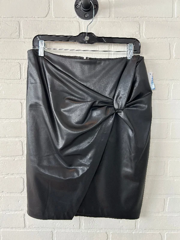 Urban Style Skirt Mini & Short By Bebe In Black, Size: 10