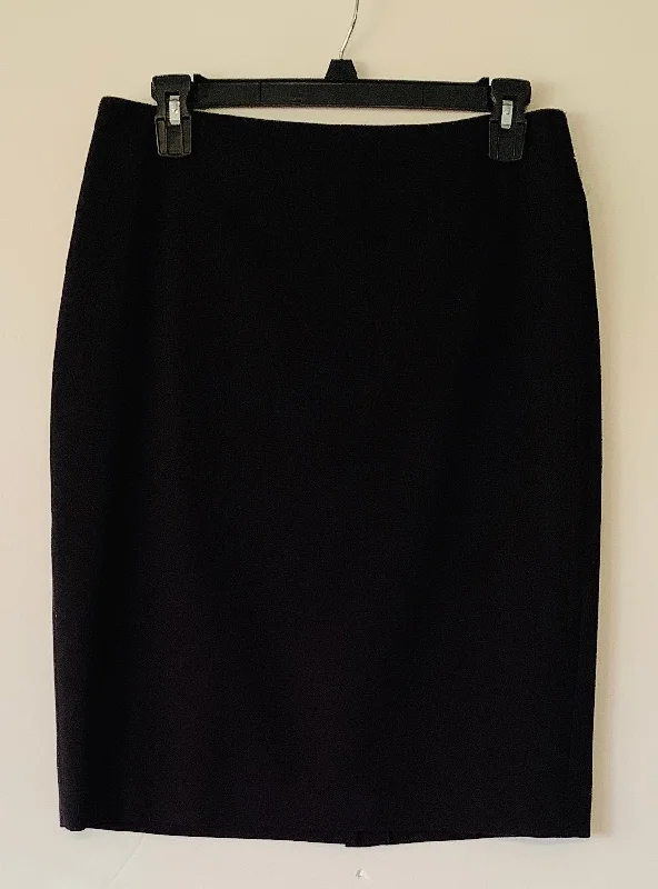 Short Design Skirt Mini & Short By Talbots In Black, Size: 4