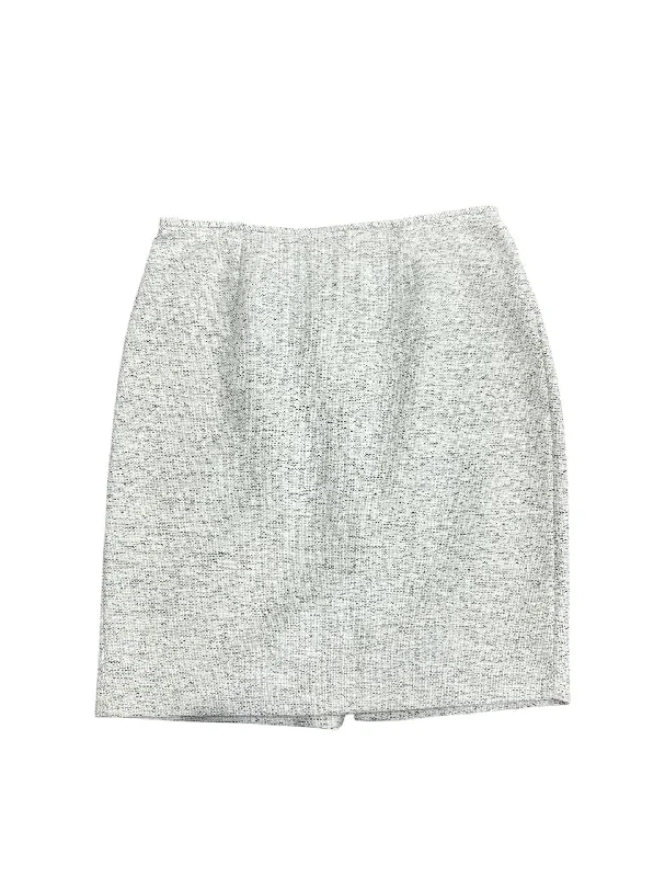 Carefree Style Skirt Mini & Short By Calvin Klein In Grey, Size: 14