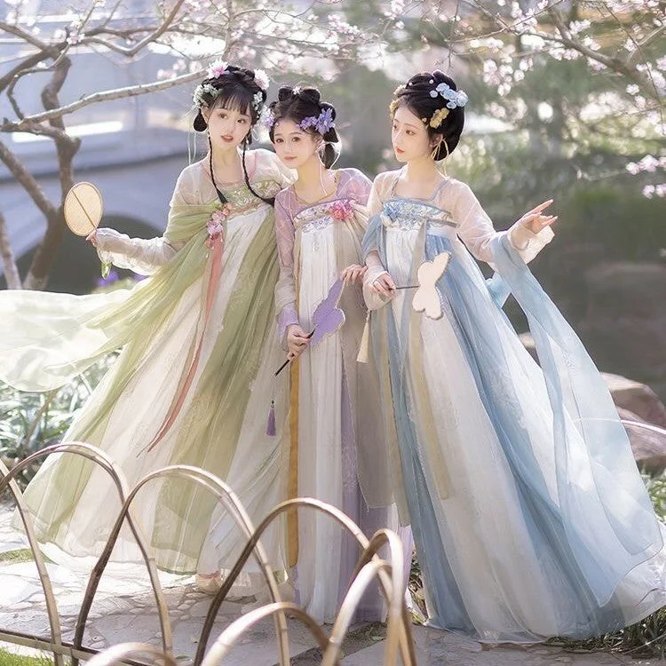 Relaxed And Casual Floral Embroidery Empire Waist Tang-Style Hanfu Dress Wide Sleeves Cosplay Relaxed And Casual Floral Embroidery Empire Waist Tang-Style Hanfu Dress Wide Sleeves Cosplay
