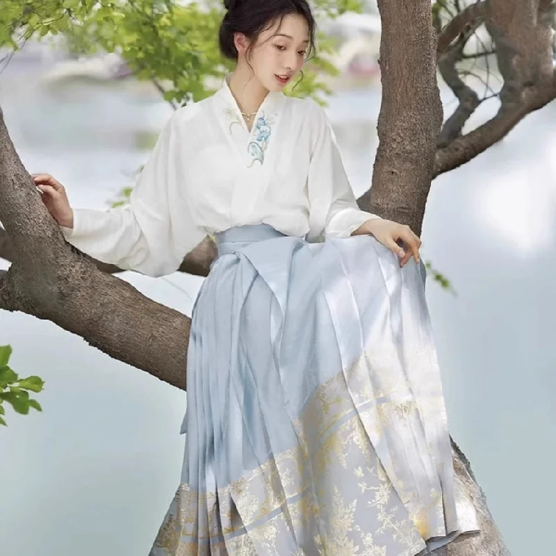 Lively And Youthful Traditional Chinese Hanfu Shirt and Floral Horse-Face Skirt 2-Piece Set Lively And Youthful Traditional Chinese Hanfu Shirt and Floral Horse-Face Skirt 2-Piece Set