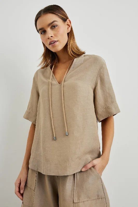 New Autumn And Winter Styles 552-626c-1868 Rails Juniper top