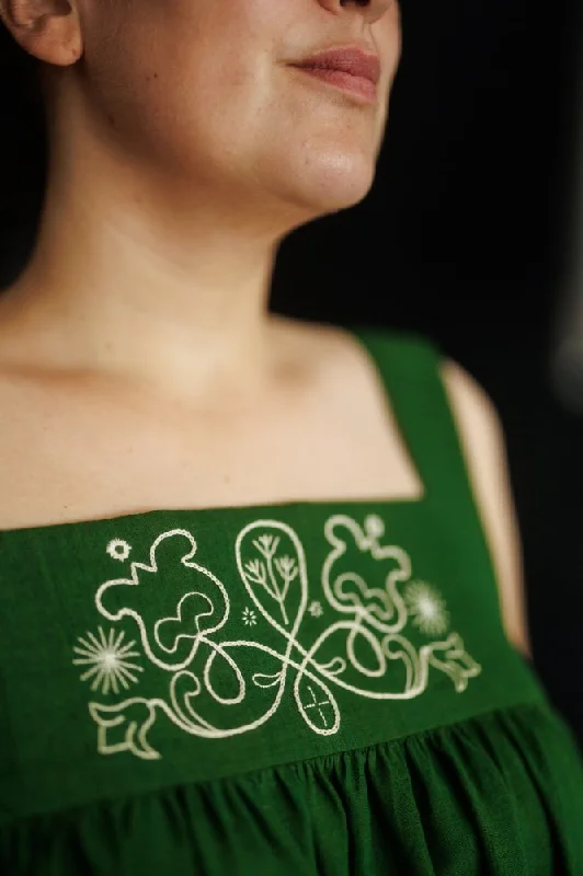 Elegant And Casual Merchant & Mills Honey Embroidery Addition PDF
