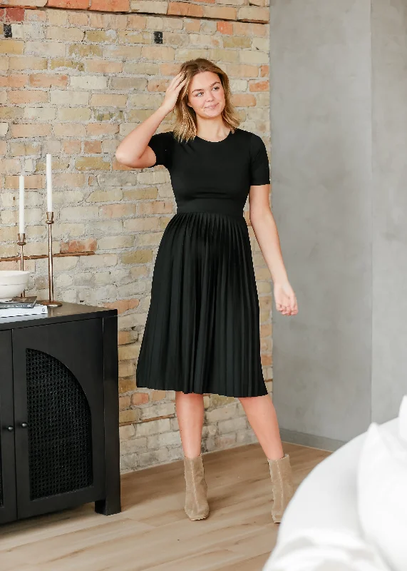 Luxury Temperament Emersyn Pleated Midi Dress