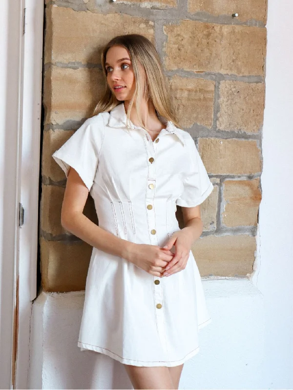 Slightly Flared Design RELAXED DENIM MINI