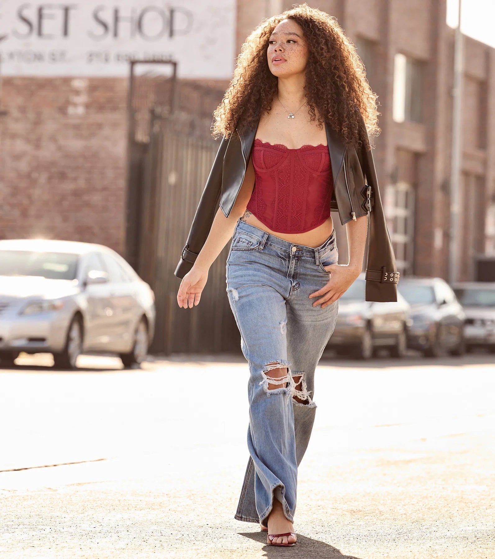 French Retro Edgy Allure Wide-Leg Distressed Denim Jeans