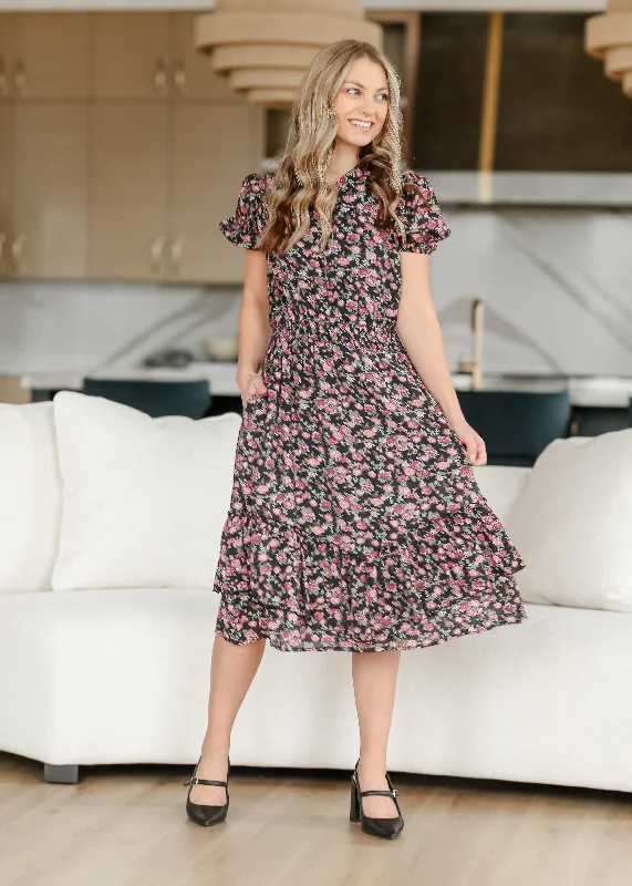 Celebrity Must-have Floral Short Sleeve Tiered Midi Dress