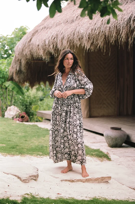 Elegant And Casual Kyra Maxi Dress ~ Pepper